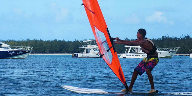 Windsurfing beginners lesson at mont choisy (4)